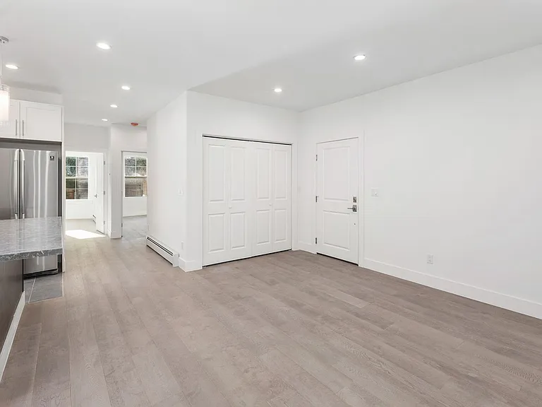 1555 Oak St #850R — Photo 3