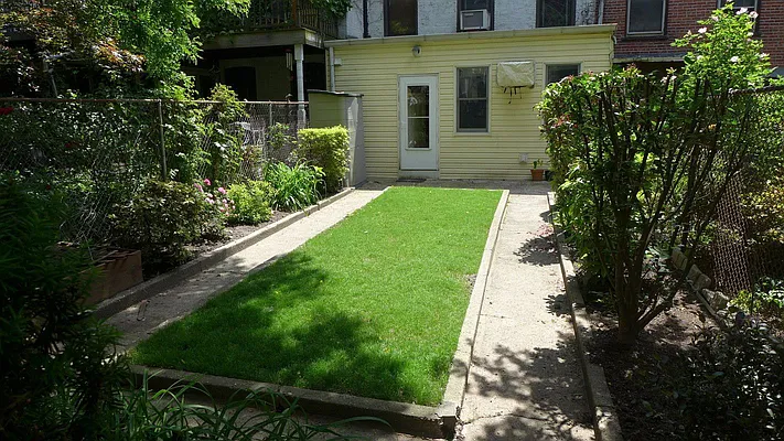 Rented by Garfield Realty  | media 21