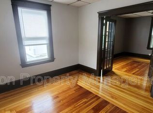 522 Willow St FLOOR 2, Woonsocket, RI 02895