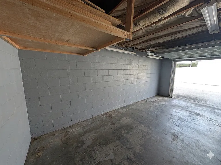 705 N Himes Ave — Photo 33