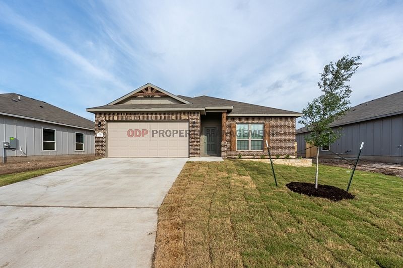 1st image of 1450 Shadow Hill Ln
