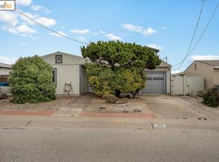 109 W Avalon Dr, Pacifica, CA 94044