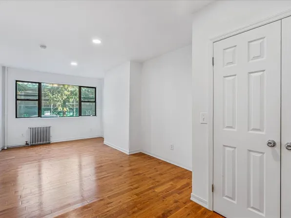 37 Jewel Street image 21 of 32