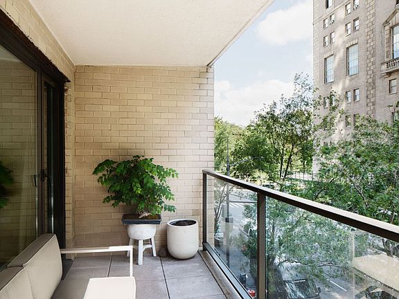 2nd image of 200 Central Park S APT 4I