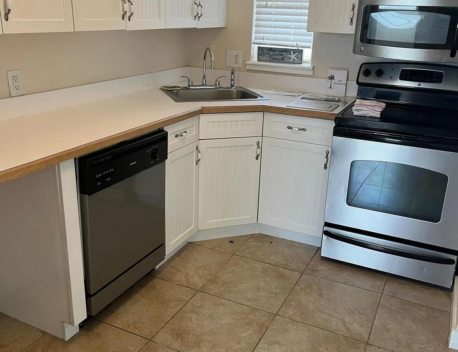 1 bed, 1.0 bath, 520 sqft, $1,200 — Photo 2