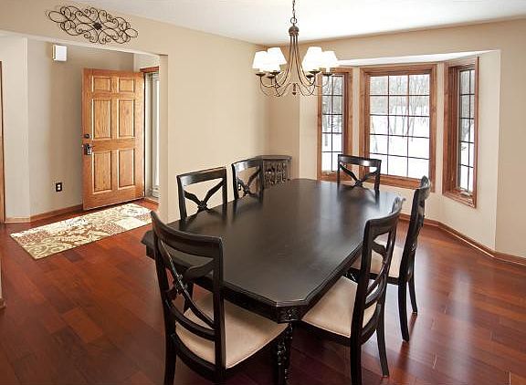 3rd image of 15891 York Cir NW
