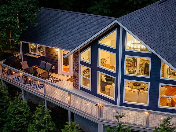 3rd image of 2499 Shoreside Dr