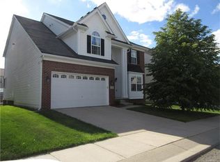 27629 Albert St, Novi, MI 48374