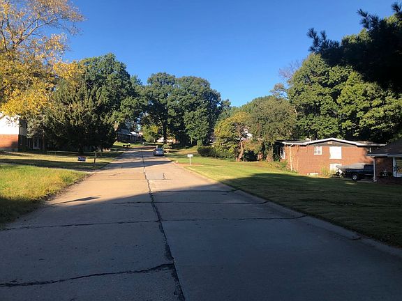 4th image of 26 Harneywold Dr