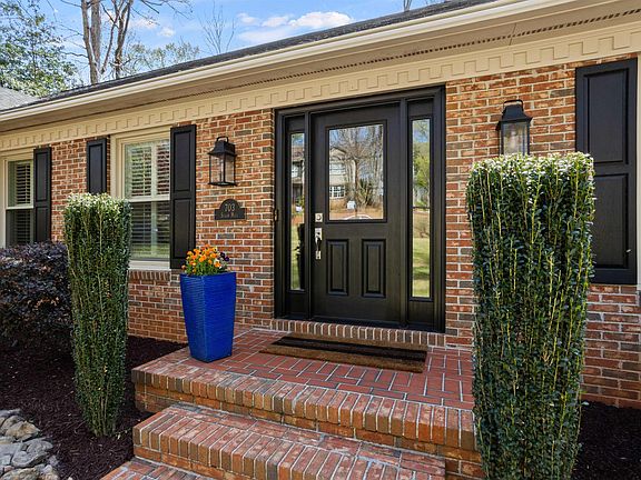 2nd image of 703 Sugar Mill Rd