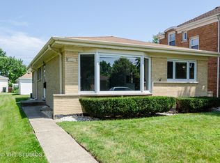 8435 Lockwood Ave, Skokie, IL 60077