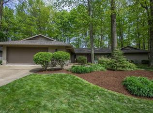 10293 Maple Branch Trl, Strongsville, OH