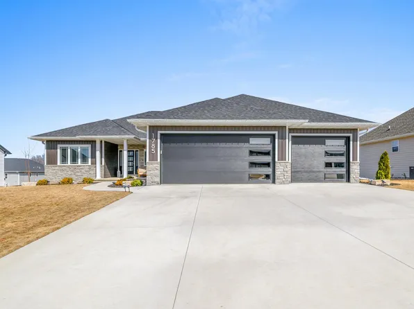 1785 Arbor Gate Ln, Green Bay, WI 54311