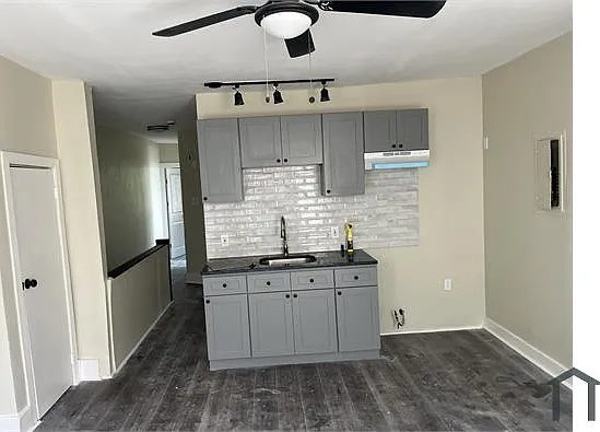 2 bed, $1,470 — Photo 2