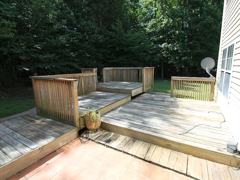 583 Stonehenge Dr — Photo 32