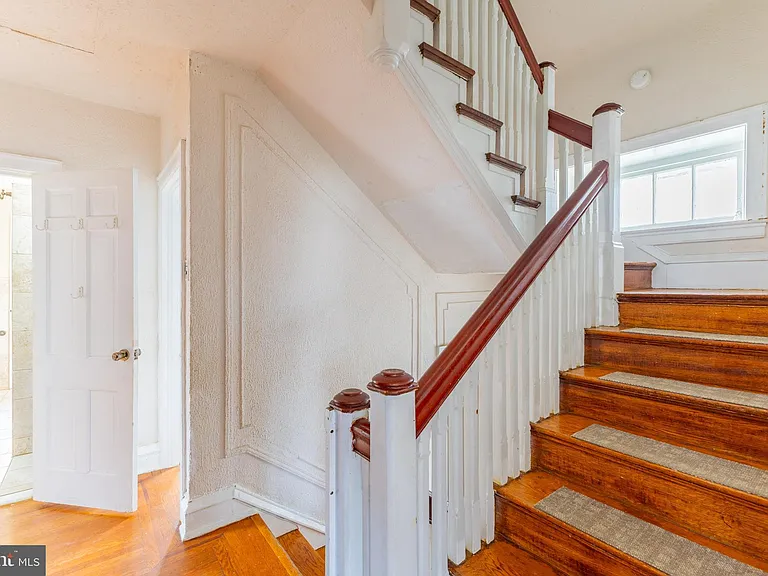 2216 Georges Ln — Photo 18