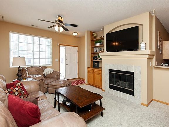 4th image of 807 SE Mulberry Ln