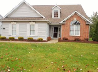 210 Lake Pointe Cir #210, Canfield, OH 44406