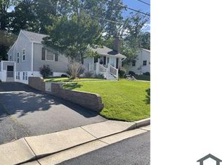 4142 Addison Rd, Fairfax, VA 22030