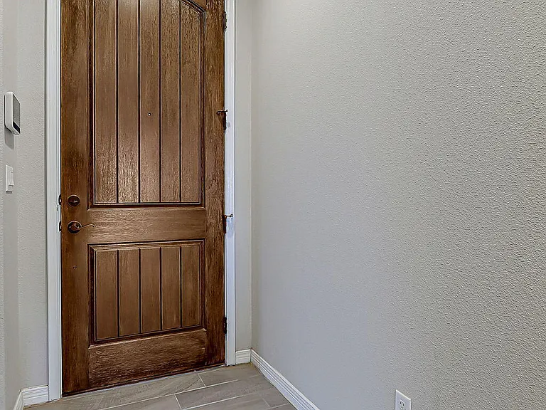 13752 Newton Ct — Photo 4