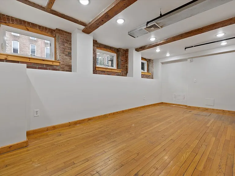 325 Lafayette St #1003 — Photo 8