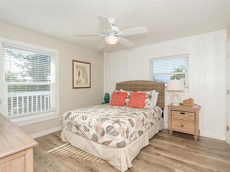 210 Bocilla Dr — Photo 38