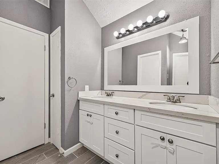 10031 Prospect Hill Dr — Photo 20