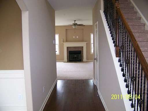 5th image of 102 Stoney Creek Dr