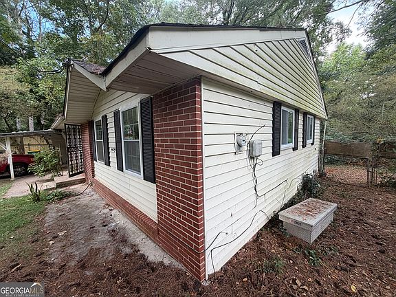 3rd image of 4429 Glade Rd
