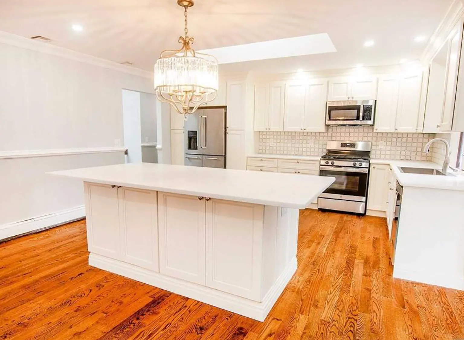 3 bed, $4,400 — Photo 4