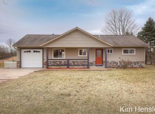 612 Middle St, Newaygo, MI 49337