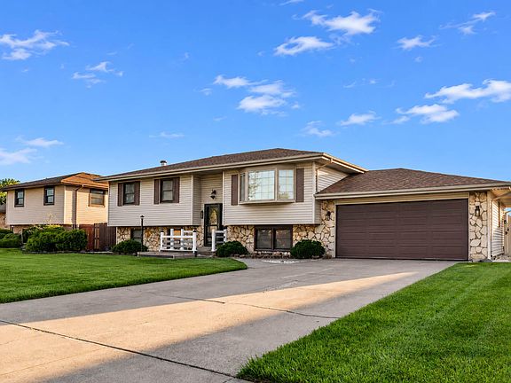 2nd image of 724 Briarwood Dr
