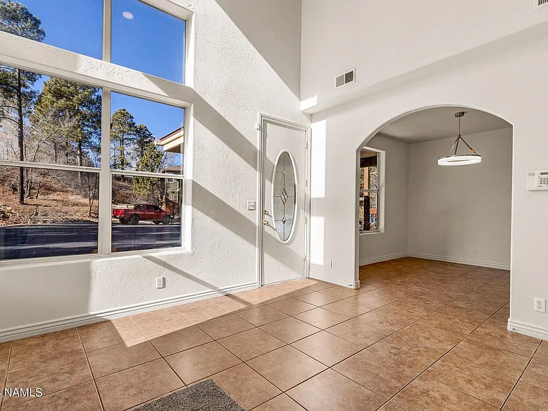 1326 E Trevor Way — Photo 14