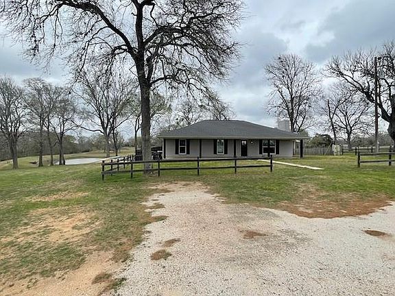 2nd image of 2944 Old Highway 36 Rd