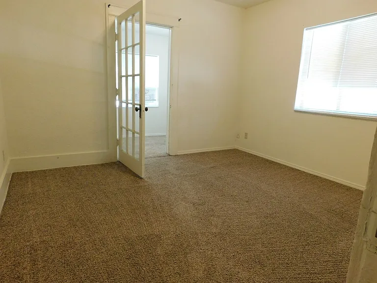 140 Gunnison Ave — Photo 9