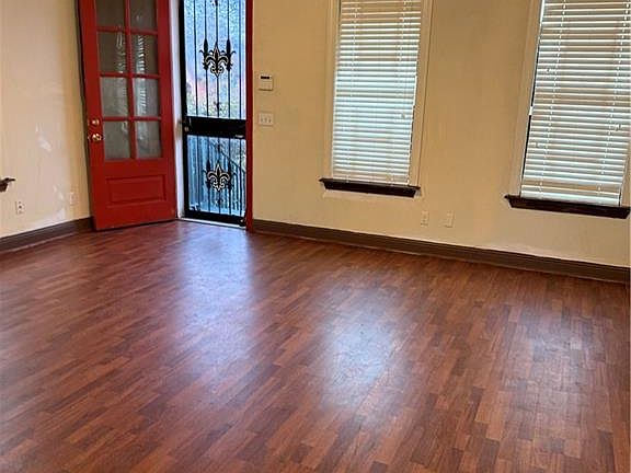 4th image of 334 N Lopez St