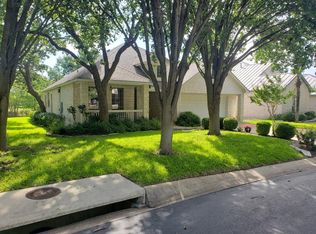 118 W Creekview Dr, Fredericksburg, TX 78624