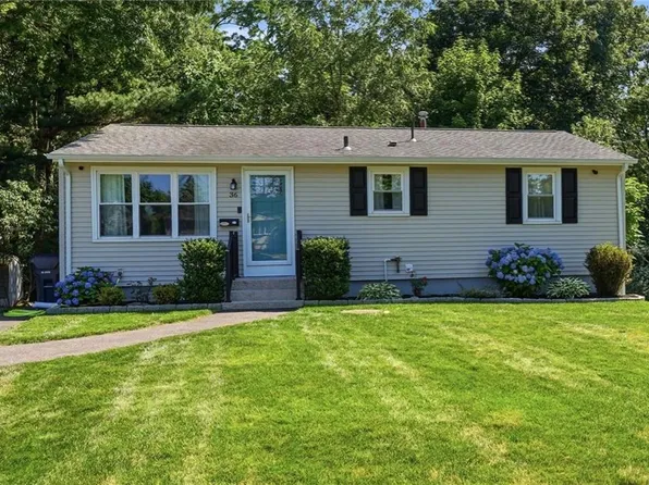 36 Mary Beth Dr, Warwick, RI 02886