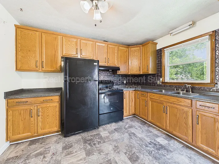 530 Highland Ave — Photo 7