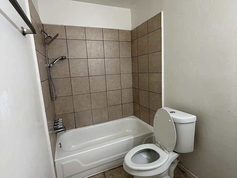 Mirador Apartments — Photo 16