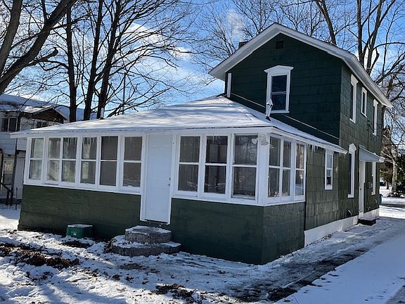 4th image of 49 Poplar St