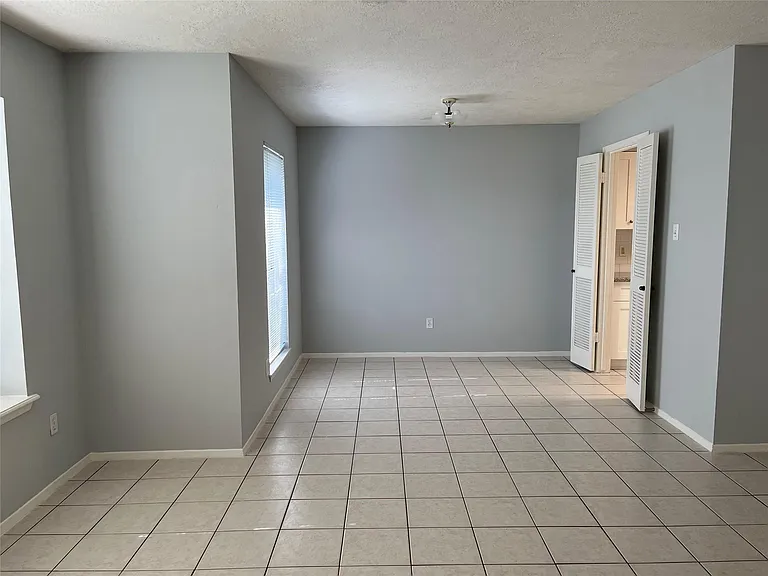 402 Oak Harbor Dr — Photo 16