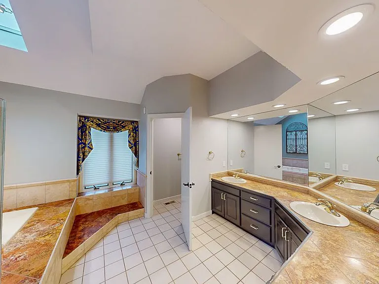 5790 Rushwood Dr — Photo 21