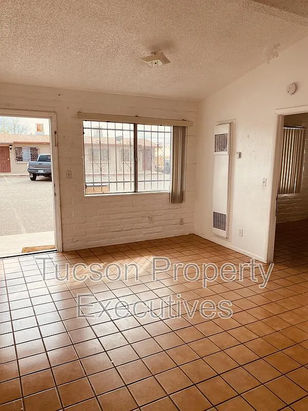 1 bed, 1.0 bath, 600 sqft, $900 — Photo 4