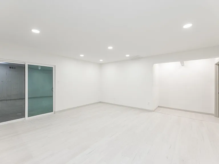 7115 Falling Waters Dr — Photo 11