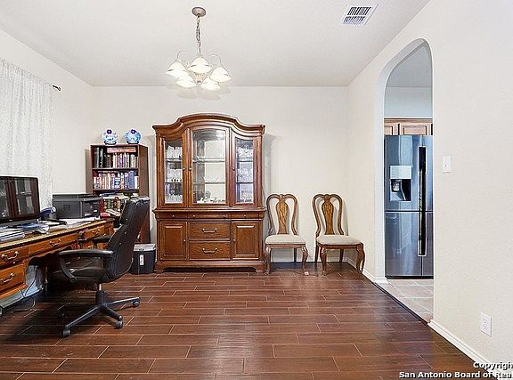 5th image of 316 Alders Gate