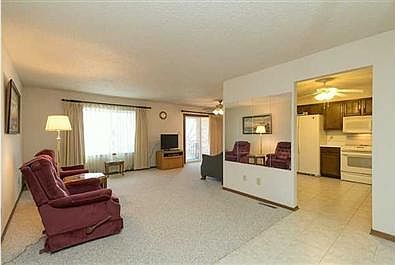 2nd image of 4749 Woodland Ave Unit 3