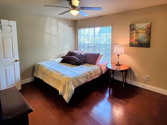 3rd image of 13703 RICHMOND PARK Drive #1606
