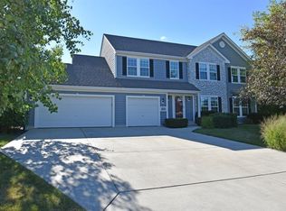 W145N7127 Northwood Dr, Menomonee Falls, WI 53051