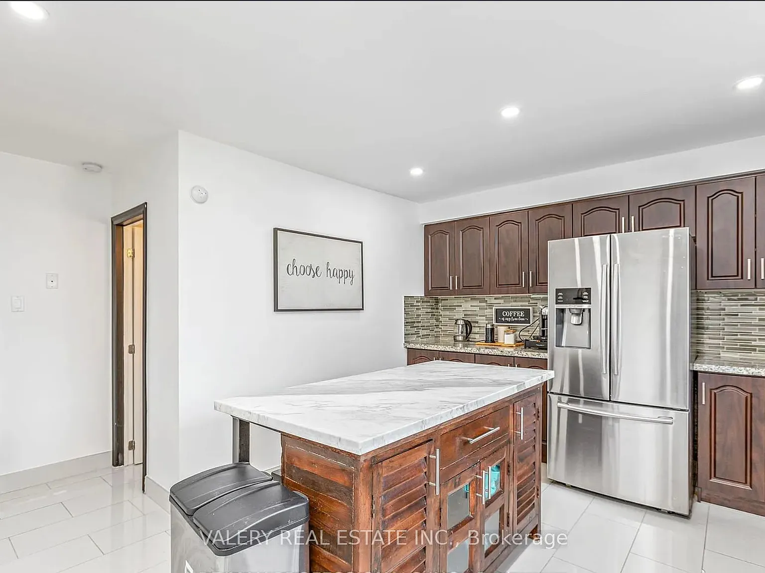 4 bed, $5,500 — Photo 2